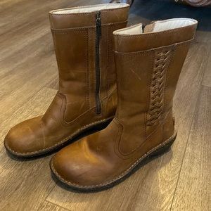Camel leather Ugg bootie with sherling insides size 36